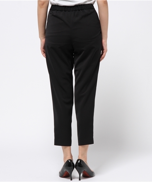 22 OCTOBRE(ヴァンドゥ-オクトーブル)の「サテンテーパードパンツ(その他パンツ・レディース・ブラック/ベージュ・38/40/36)」の5枚目の写真