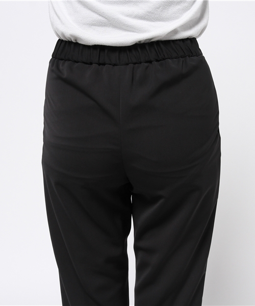 22 OCTOBRE(ヴァンドゥ-オクトーブル)の「サテンテーパードパンツ(その他パンツ・レディース・ブラック/ベージュ・38/40/36)」の7枚目の写真