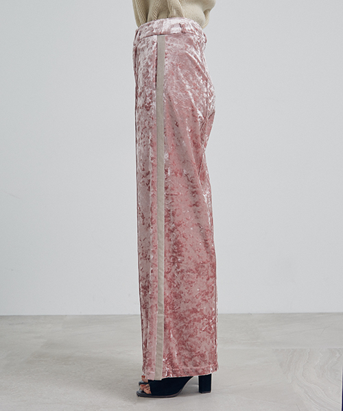 UNITED TOKYO(ユナイテッドトウキョウ)の「ベロアワイドパンツ(その他パンツ・レディース・オレンジ/ブラック/ピンク・1)」の9枚目の写真