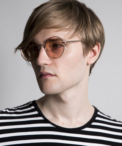 PLAIN CLOTHING(プレーンクロージング)の「ボストン型カラーサングラス【PLAIN CLOTHING】(サングラス・メンズ・ピンク/グリーン/イエロー/ブルー・FREE)」の4枚目の写真