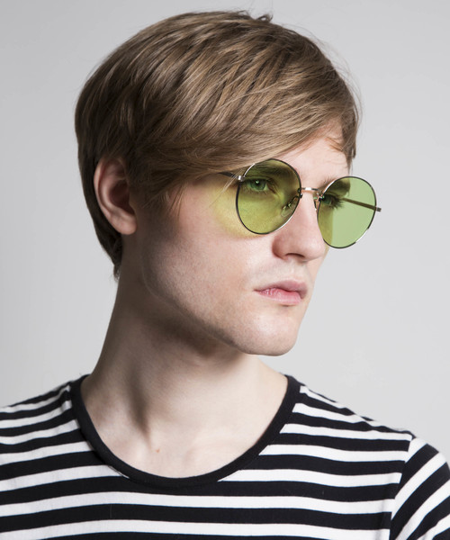 PLAIN CLOTHING(プレーンクロージング)の「ボストン型カラーサングラス【PLAIN CLOTHING】(サングラス・メンズ・ピンク/グリーン/イエロー/ブルー・FREE)」の2枚目の写真