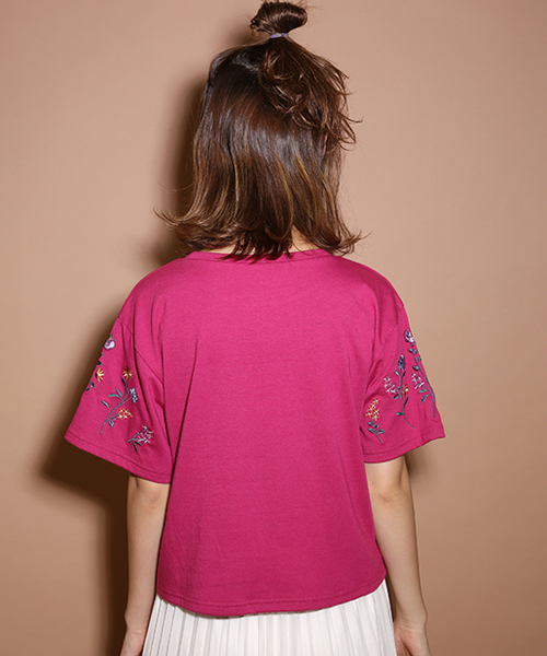 one after another NICE CLAUP(ワンアフターアナザーナイスクラップ)の「総刺繍Tシャツ(Tシャツ/カットソー・レディース・ピンク/オフホワイト/ブラック・FREE)」の5枚目の写真