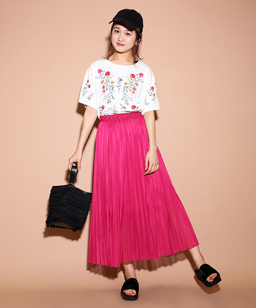 one after another NICE CLAUP(ワンアフターアナザーナイスクラップ)の「総刺繍Tシャツ(Tシャツ/カットソー・レディース・ピンク/オフホワイト/ブラック・FREE)」の15枚目の写真