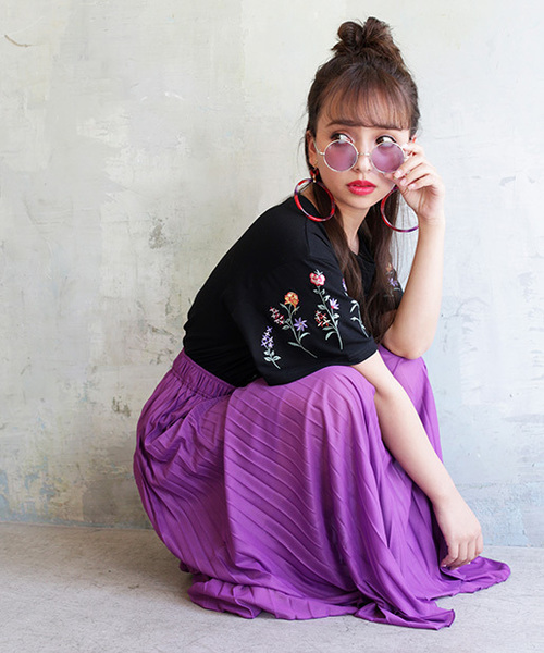 one after another NICE CLAUP(ワンアフターアナザーナイスクラップ)の「総刺繍Tシャツ(Tシャツ/カットソー・レディース・ピンク/オフホワイト/ブラック・FREE)」の8枚目の写真