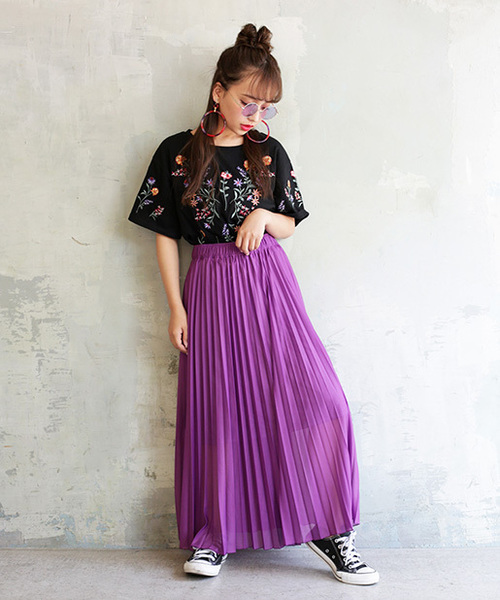 one after another NICE CLAUP(ワンアフターアナザーナイスクラップ)の「総刺繍Tシャツ(Tシャツ/カットソー・レディース・ピンク/オフホワイト/ブラック・FREE)」の10枚目の写真