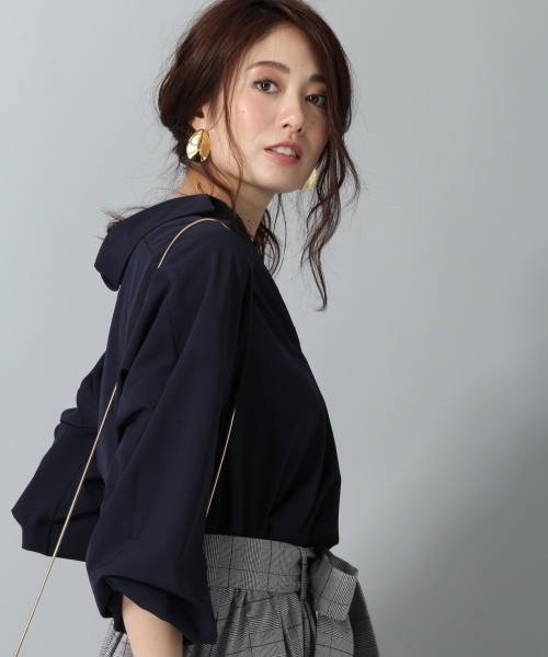 Andemiu（アンデミュウ）の「ソデタックヌケエリブラウス769096（シャツ/ブラウス・レディース・ブラウン/その他/アイボリー/ネイビー/イエロー・FREE）」の4枚目の写真