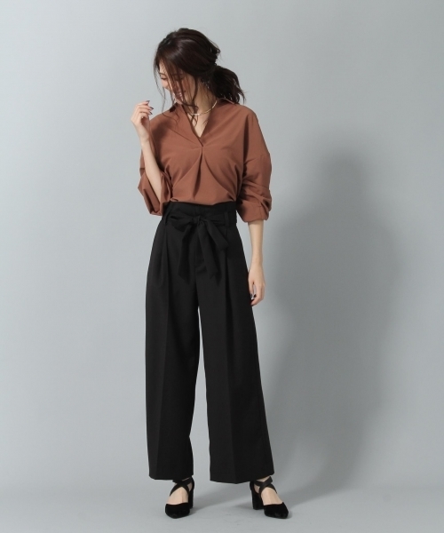 Andemiu（アンデミュウ）の「ソデタックヌケエリブラウス769096（シャツ/ブラウス・レディース・ブラウン/その他/アイボリー/ネイビー/イエロー・FREE）」の6枚目の写真