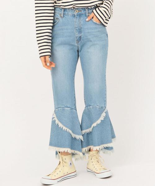 Another Edition（アナザーエディション）の「デニムフリルパンツ（デニムパンツ・レディース・ライトブルー/コバルトブルー・SMALL/MEDIUM）」の2枚目の写真