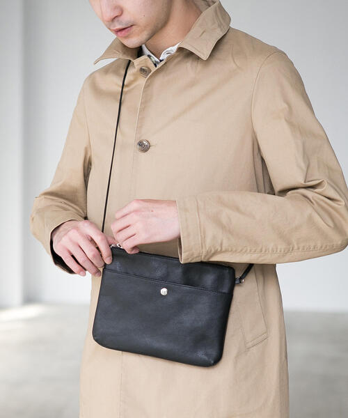 green label relaxing（グリーンレーベルリラクシング）の「CM GLR レザー 2WAY サコッシュポーチ / ショルダーバッグ（ショルダーバッグ・メンズ・ベージュ/ネイビー/ブラック・FREE）」の16枚目の写真