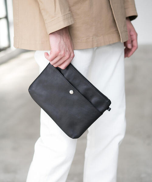 green label relaxing（グリーンレーベルリラクシング）の「CM GLR レザー 2WAY サコッシュポーチ / ショルダーバッグ（ショルダーバッグ・メンズ・ベージュ/ネイビー/ブラック・FREE）」の15枚目の写真