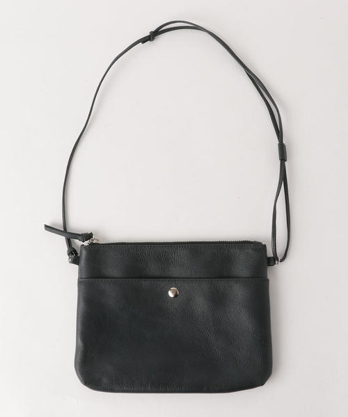 green label relaxing（グリーンレーベルリラクシング）の「CM GLR レザー 2WAY サコッシュポーチ / ショルダーバッグ（ショルダーバッグ・メンズ・ベージュ/ネイビー/ブラック・FREE）」の4枚目の写真