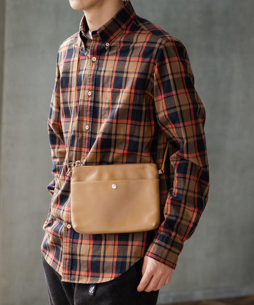 green label relaxing（グリーンレーベルリラクシング）の「CM GLR レザー 2WAY サコッシュポーチ / ショルダーバッグ（ショルダーバッグ・メンズ・ベージュ/ネイビー/ブラック・FREE）」の22枚目の写真