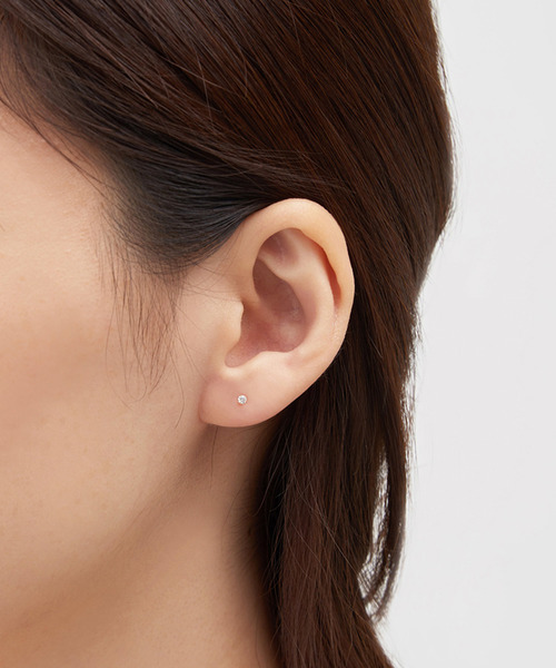 ESTELLE（エステール）の「K18 イエローゴールド キュービックジルコニア ピアス （SS） ESTELLE/エステール（ピアス（両耳用）・レディース・イエローゴールド・-）」の5枚目の写真