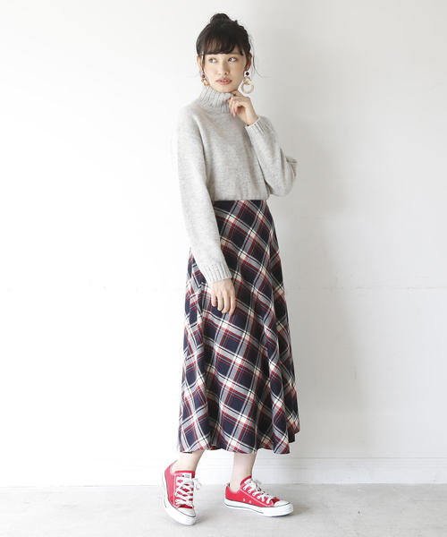 coen（コーエン）の「【『MORE』2月号掲載・手洗いできる】ラムウールオフタートルニット（ニット/セーター・レディース・ライトグレー/モカ/パープル/オレンジ・FREE）」の10枚目の写真