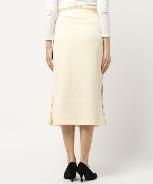 PAGEBOY（ページボーイ）の「スナップライン ナロースカート（スカート・レディース・ベージュ/キャメル/ブラック・FREE）」の4枚目の写真