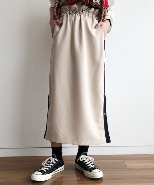 PAGEBOY（ページボーイ）の「スナップライン ナロースカート（スカート・レディース・ベージュ/キャメル/ブラック・FREE）」の7枚目の写真