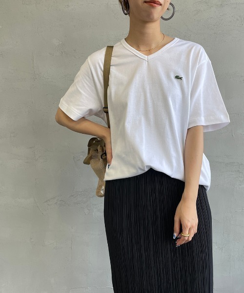 LACOSTE（ラコステ）の「[LACOSTE/ラコステ] ベーシックVネックTシャツ（Tシャツ/カットソー・レディース・サックスブルー/ブラック/ネイビー/グレー/ピンク/ホワイト・4/3/5/1/2/6）」の2枚目の写真