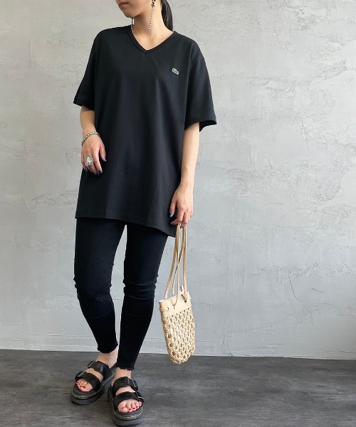 LACOSTE（ラコステ）の「[LACOSTE/ラコステ] ベーシックVネックTシャツ（Tシャツ/カットソー・レディース・サックスブルー/ブラック/ネイビー/グレー/ピンク/ホワイト・4/3/5/1/2/6）」の12枚目の写真