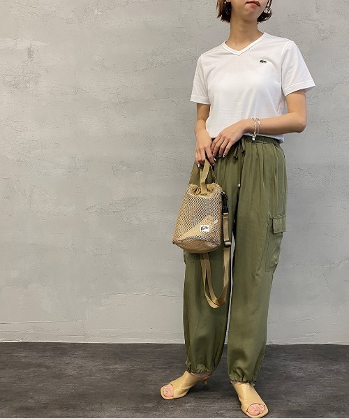 LACOSTE（ラコステ）の「[LACOSTE/ラコステ] ベーシックVネックTシャツ（Tシャツ/カットソー・レディース・サックスブルー/ブラック/ネイビー/グレー/ピンク/ホワイト・4/3/5/1/2/6）」の15枚目の写真