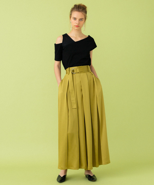 UNITED TOKYO（ユナイテッドトウキョウ）の「ボリュームタックワイドパンツ（その他パンツ・レディース・イエロー/ダークブラウン/ダークグリーン・1）」の4枚目の写真