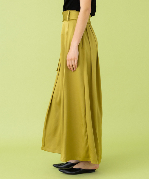 UNITED TOKYO（ユナイテッドトウキョウ）の「ボリュームタックワイドパンツ（その他パンツ・レディース・イエロー/ダークブラウン/ダークグリーン・1）」の10枚目の写真