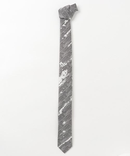 HUGO�i�q���[�S�j�́u�����Y �V���N�^�C �E�B�Y �A�u�X�g���N�g�p�^�[���i�l�N�^�C�j�v�b�z���C�g×�u���b�N