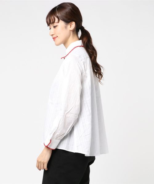 POU DOU DOU(プードゥドゥ)の「はまぐりステッチ衿ギャザーシャツ(シャツ/ブラウス・レディース・ベージュ/オフホワイト/ブルー・3)」の5枚目の写真