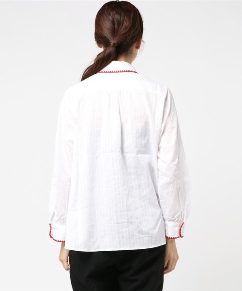 POU DOU DOU(プードゥドゥ)の「はまぐりステッチ衿ギャザーシャツ(シャツ/ブラウス・レディース・ベージュ/オフホワイト/ブルー・3)」の6枚目の写真