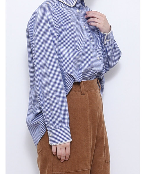 POU DOU DOU(プードゥドゥ)の「はまぐりステッチ衿ギャザーシャツ(シャツ/ブラウス・レディース・ベージュ/オフホワイト/ブルー・3)」の4枚目の写真