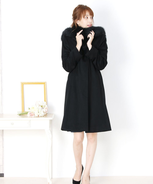 sankyo shokai(サンキョウショウカイ)の「カシミヤ100%ロングコートフォックスファー付き(ステンカラーコート・レディース・ブラック/ダークブラウン・M/L)」の10枚目の写真