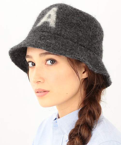 BEAMS BOY(ビームスボーイ)の「Cableami×BEAMS BOY / 圧縮ウール ロゴハット(ハット・レディース・グレー/ネイビー・ONE SIZE)」の1枚目の写真