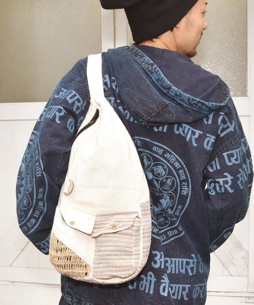 チャイハネ(チャイハネ)の「【チャイハネ】ネパールナチュラルワンショルダーリュック(バックパック/リュック・メンズ・ホワイト/ネイビー/カーキ/イエロー/キャメル・FREE)」の2枚目の写真