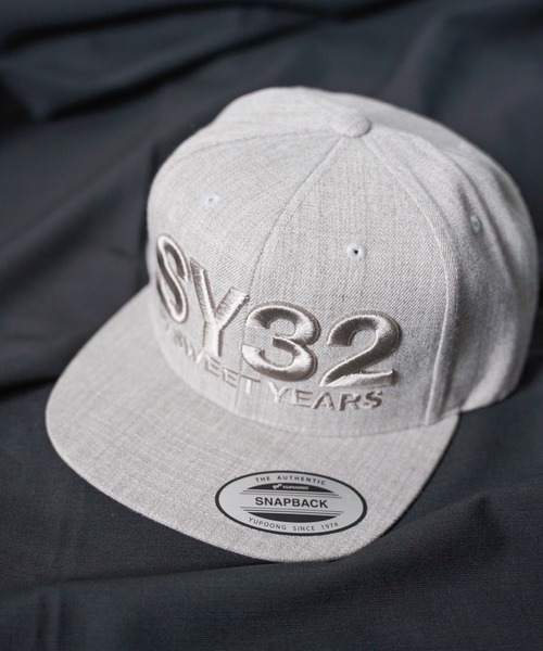 SY32 by SWEET YEARS（エスワイサーティトゥバイスィートイヤーズ）の「《SY32 by SWEET YEARS》3D LOGO SNAPBACK CAP（キャップ・レディース・ブラック/ブラック系その他/グレー/ネイビー・FREE）」の3枚目の写真