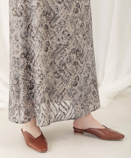 Bab（バブ）の「【WEB限定】ペイズリープリントロングフレアスカート（スカート・レディース・チャコールグレー/ベージュ・38）」の13枚目の写真