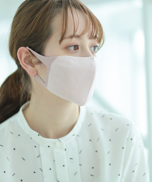 INDIVI（インディヴィ）の「【WEB限定UVカット/ハンドウォッシュ】シルクマスク（マスク・レディース・ブラック/グレー/オフホワイト/ピンク系・38）」の20枚目の写真