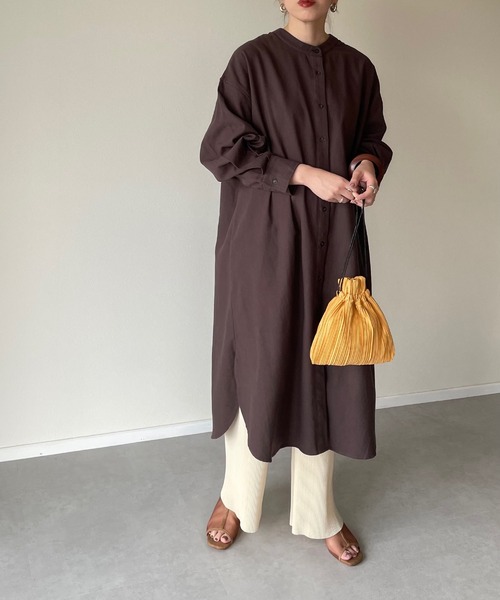 y/m by misato(イムバイミサト)の「リネンライクバックレースアップシャツワンピース(シャツワンピース・レディース・ベージュ/ブラウン/オフホワイト・FREE)」の2枚目の写真