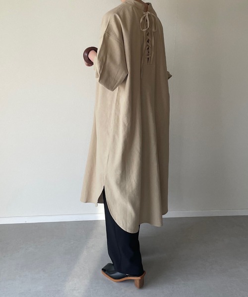 y/m by misato(イムバイミサト)の「リネンライクバックレースアップシャツワンピース(シャツワンピース・レディース・ベージュ/ブラウン/オフホワイト・FREE)」の16枚目の写真