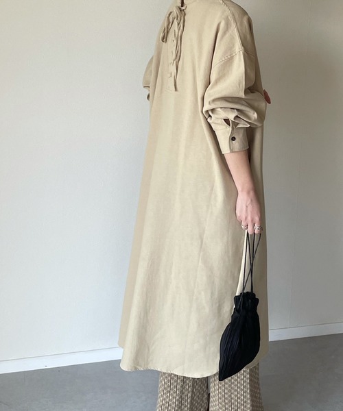 y/m by misato(イムバイミサト)の「リネンライクバックレースアップシャツワンピース(シャツワンピース・レディース・ベージュ/ブラウン/オフホワイト・FREE)」の17枚目の写真