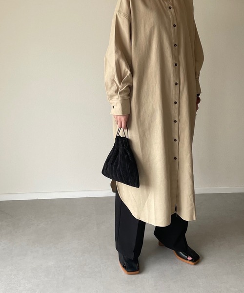 y/m by misato(イムバイミサト)の「リネンライクバックレースアップシャツワンピース(シャツワンピース・レディース・ベージュ/ブラウン/オフホワイト・FREE)」の20枚目の写真