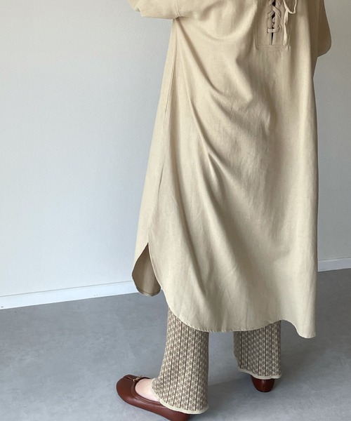 y/m by misato(イムバイミサト)の「リネンライクバックレースアップシャツワンピース(シャツワンピース・レディース・ベージュ/ブラウン/オフホワイト・FREE)」の10枚目の写真