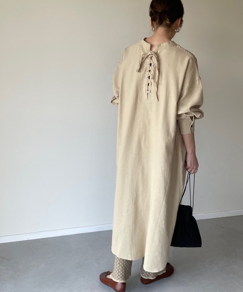 y/m by misato(イムバイミサト)の「リネンライクバックレースアップシャツワンピース(シャツワンピース・レディース・ベージュ/ブラウン/オフホワイト・FREE)」の14枚目の写真