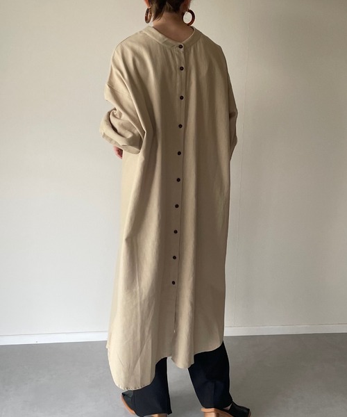 y/m by misato(イムバイミサト)の「リネンライクバックレースアップシャツワンピース(シャツワンピース・レディース・ベージュ/ブラウン/オフホワイト・FREE)」の4枚目の写真