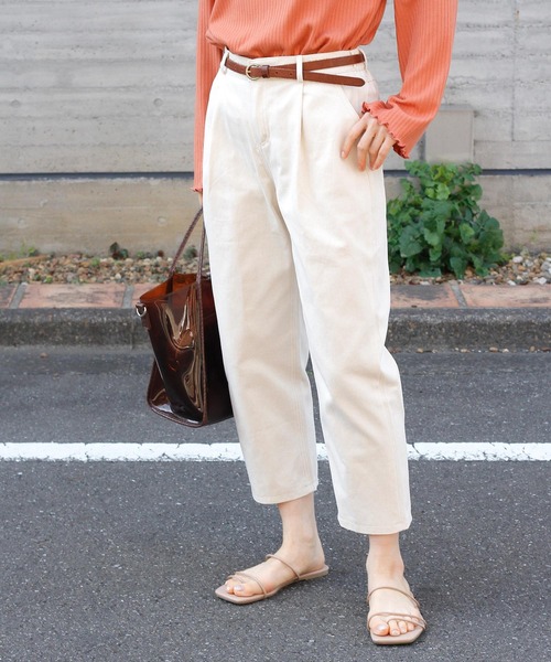 Crisp yours(クリスプユアーズ)の「アンクルテーパードパンツ(その他パンツ・レディース・ブラック/アイボリー・FREE)」の2枚目の写真