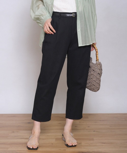 Crisp yours(クリスプユアーズ)の「アンクルテーパードパンツ(その他パンツ・レディース・ブラック/アイボリー・FREE)」の1枚目の写真