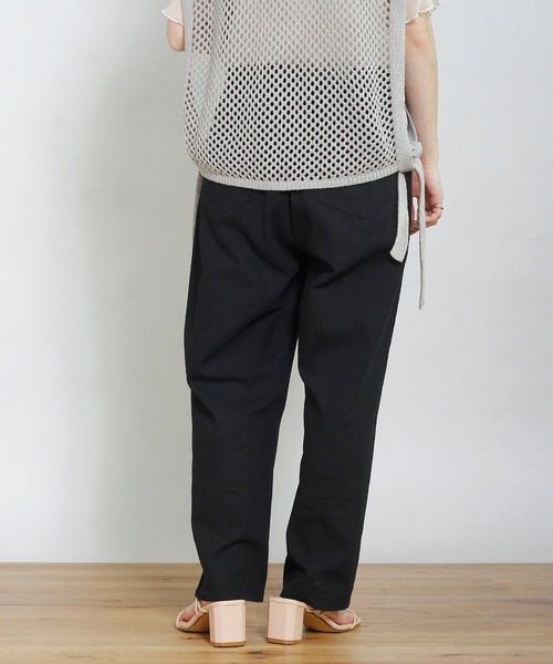 Crisp yours(クリスプユアーズ)の「アンクルテーパードパンツ(その他パンツ・レディース・ブラック/アイボリー・FREE)」の7枚目の写真