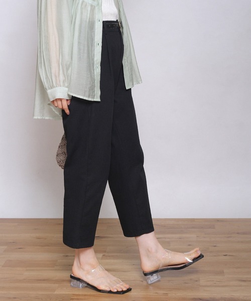 Crisp yours(クリスプユアーズ)の「アンクルテーパードパンツ(その他パンツ・レディース・ブラック/アイボリー・FREE)」の16枚目の写真