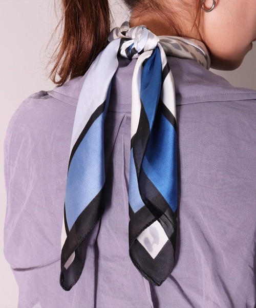 BAYBLO(ベイブロ)の「(CR)【ユニセックス】レオパード柄 プリント スカーフ(バンダナ/スカーフ・レディース・グリーン/ネイビー/ベージュ・ONE SIZE)」の1枚目の写真