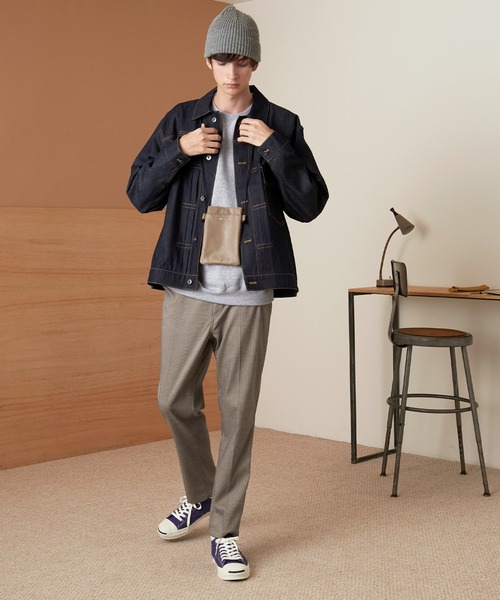 EMMA CLOTHES(エマクローズ)の「シンセティックレザー ロゴ刻印 スクエアポーチ/ネックポーチ EMMA CLOTHES(ショルダーバッグ・メンズ・ライトグレー/ブラック/モカ/スモークグレー・FREE)」の16枚目の写真