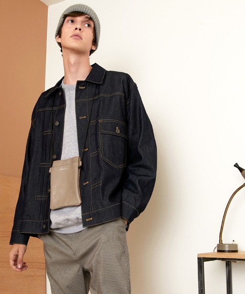 EMMA CLOTHES(エマクローズ)の「シンセティックレザー ロゴ刻印 スクエアポーチ/ネックポーチ EMMA CLOTHES(ショルダーバッグ・メンズ・ライトグレー/ブラック/モカ/スモークグレー・FREE)」の17枚目の写真