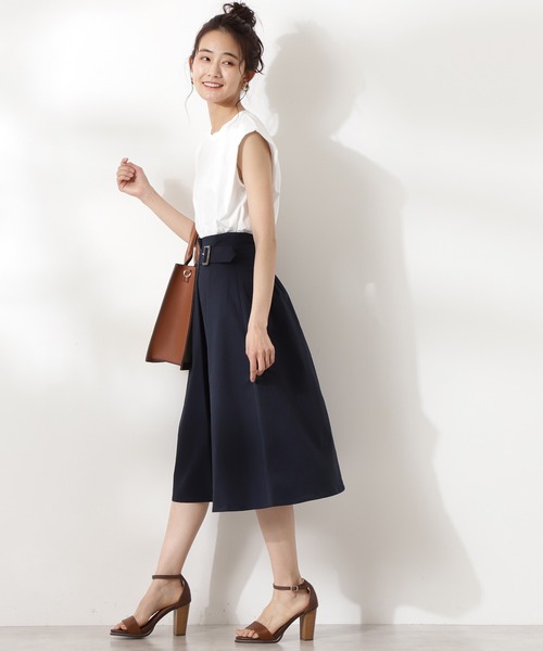 バックル付セミフレアスカート